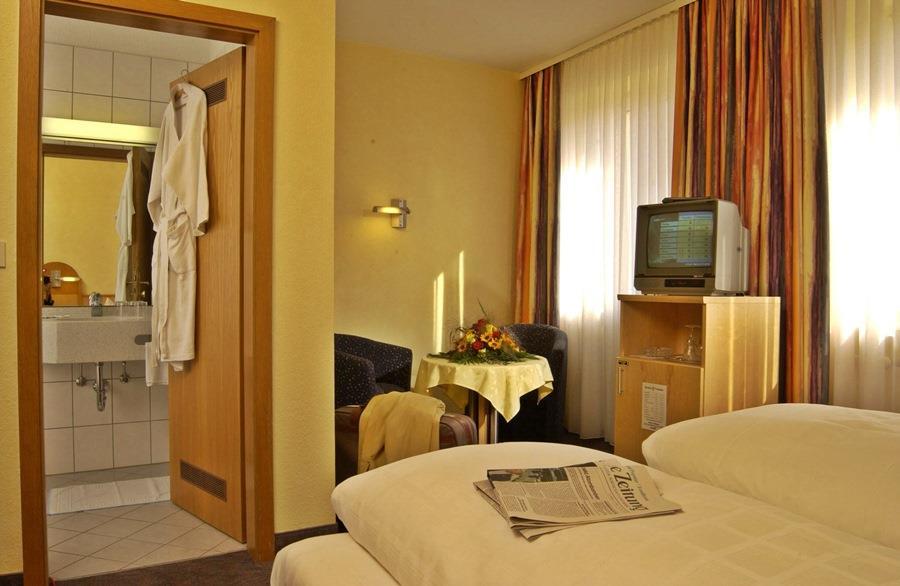 City Partner Hotel Strauss Вюрцбург Номер фото