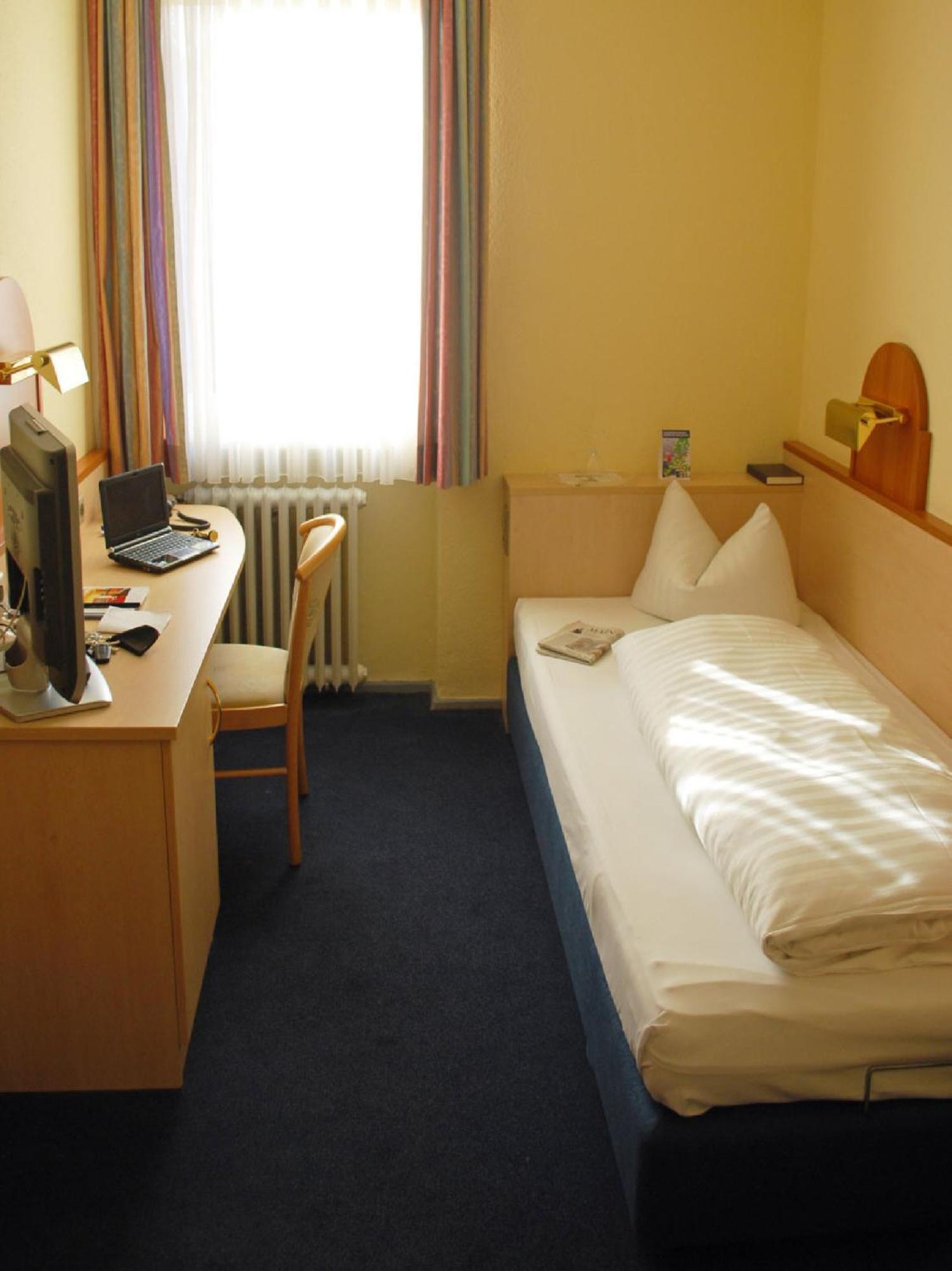 City Partner Hotel Strauss Вюрцбург Экстерьер фото