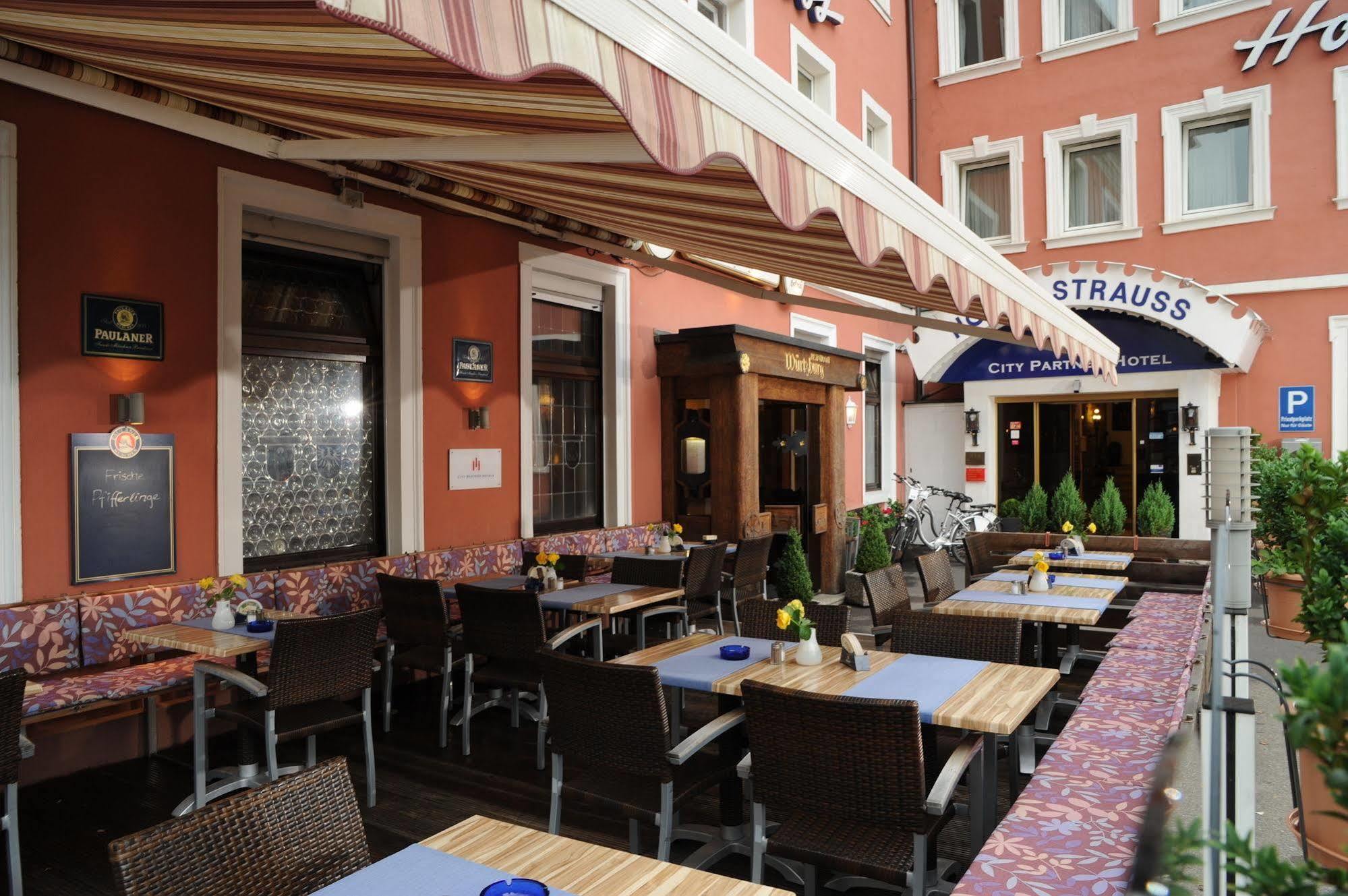 City Partner Hotel Strauss Вюрцбург Экстерьер фото